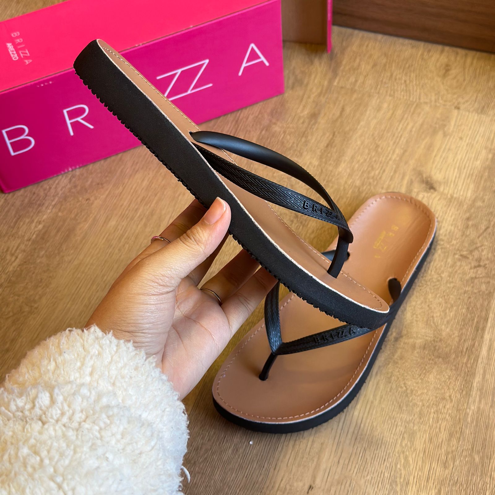 Sandália Arezzo Rasteira A10207