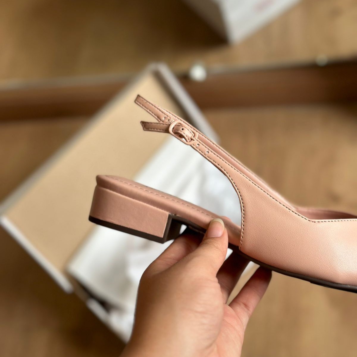 Sapatilha Ana Capri Slingback Salto Bloco Corte Triangular C305700015