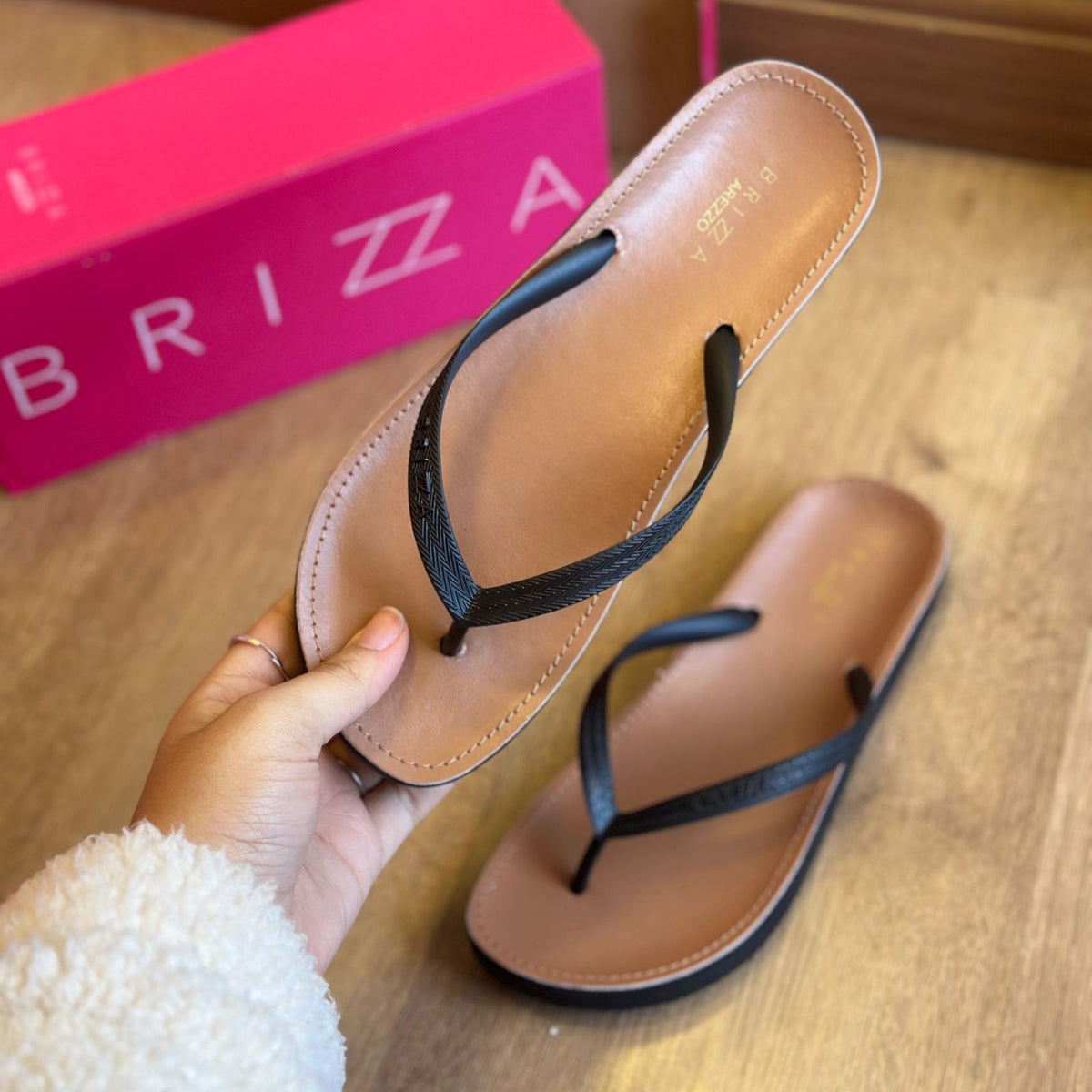 Sandália Arezzo Rasteira A10207