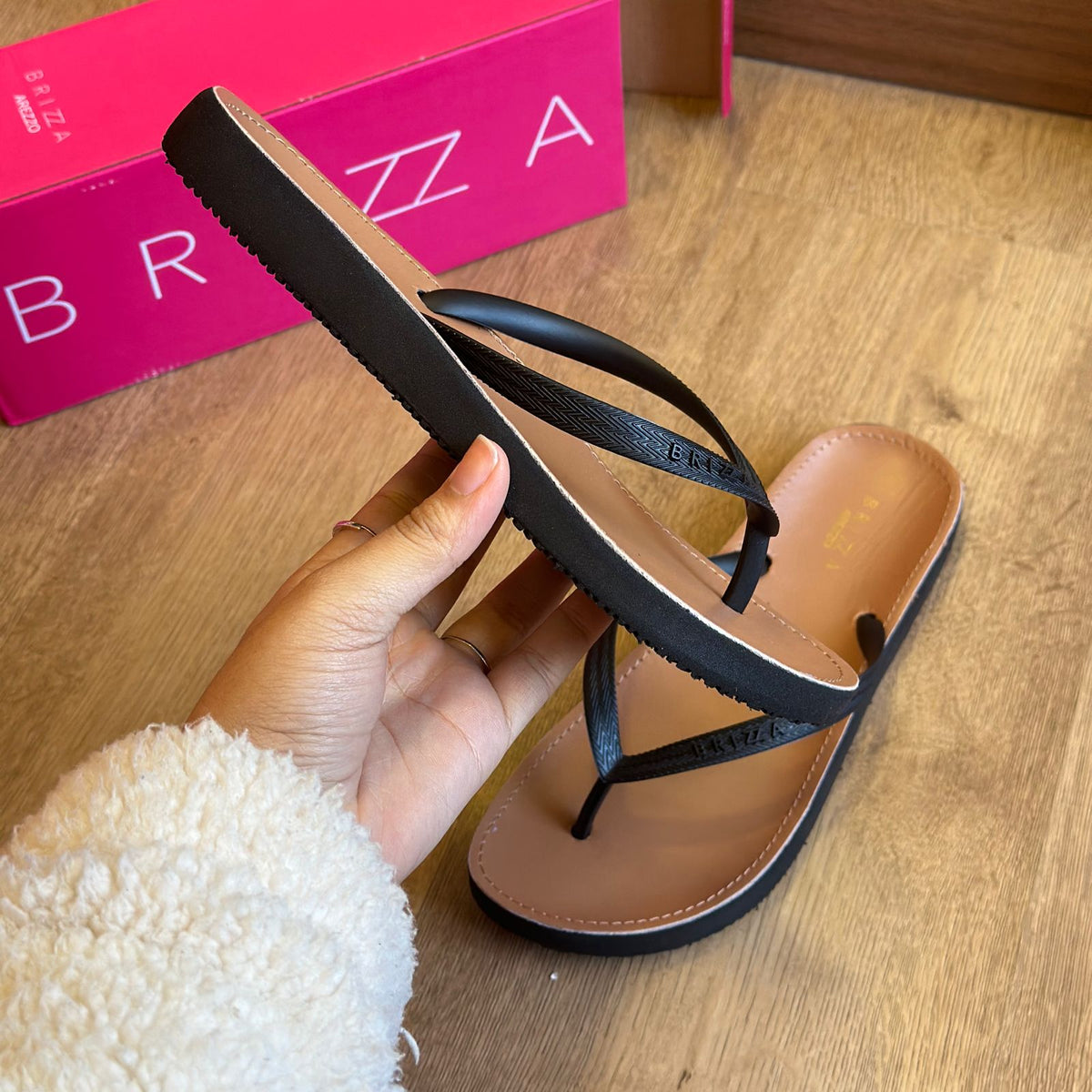 Sandália Arezzo Rasteira A10207