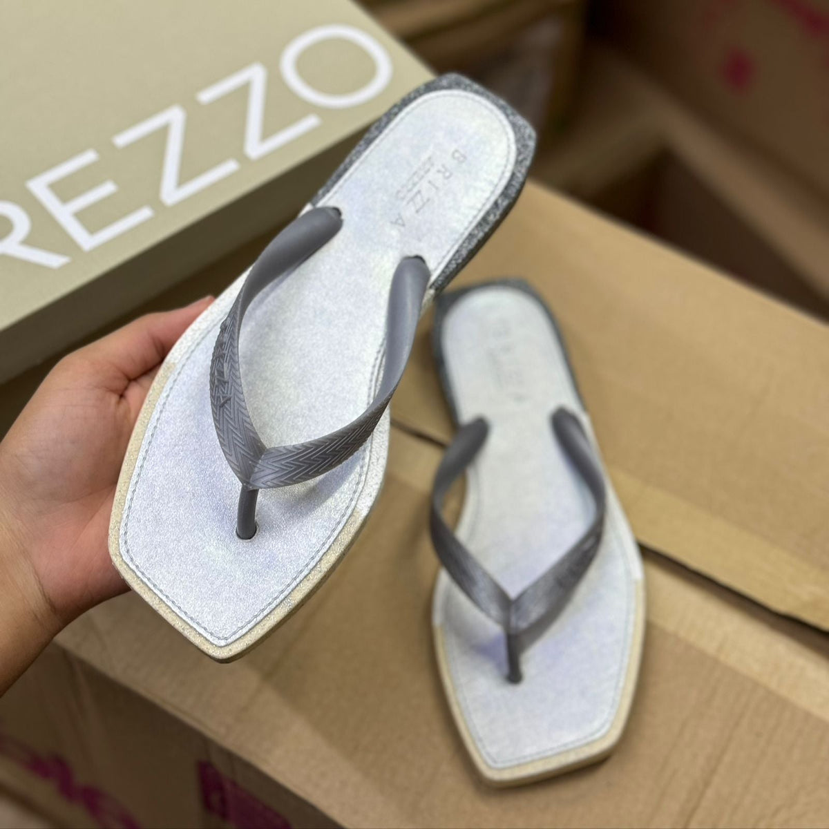 Sandália Arezzo Sola Multicolorida Bico Quadrado Brizza Z19027007